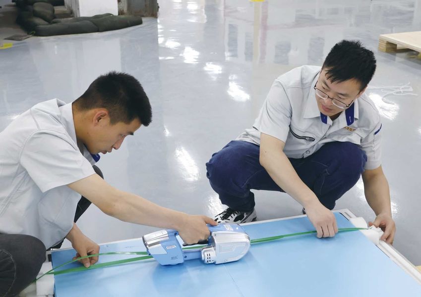 Jiangsu X-solar Green Building Technology Co., Ltd. γραμμή παραγωγής του κατασκευαστή