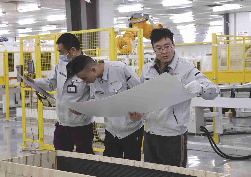 Jiangsu X-solar Green Building Technology Co., Ltd. γραμμή παραγωγής του κατασκευαστή