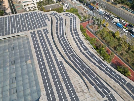 Ελαφρύ βάρος Ηλιακό ενεργειακό πάνελ Ηλιακές μονάδες BIPV Ηλεκτρικό κύτταρο Topcon Hjt Μονάδες 580W Ευέλικτο ημι-μαλακό ηλιακό υλικό